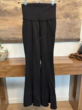 TNA Black High-Waist Split Front Flare Leggings Size XS